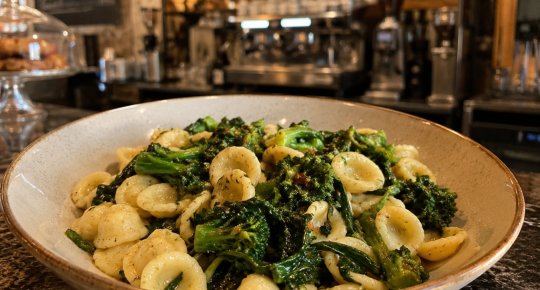 ORECCHIETTE CON CIME DI RAPA