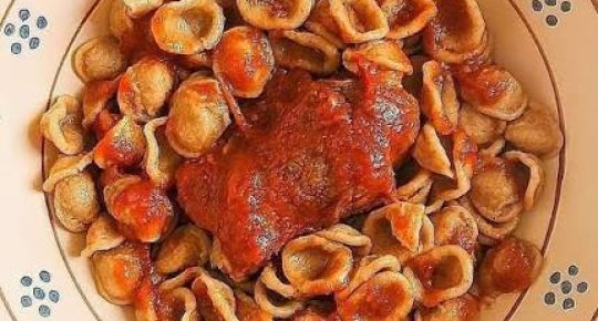 ORECCHIETTE AU PORC DES POUILLES ET RAGOUT DE CACIORICOTTA