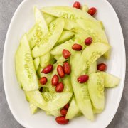 INSALATA DI CETRIOLI E ARACHIDI