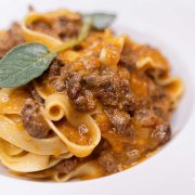 TAGLIATELLE AL RAG&Ugrave; DI CASTRATO