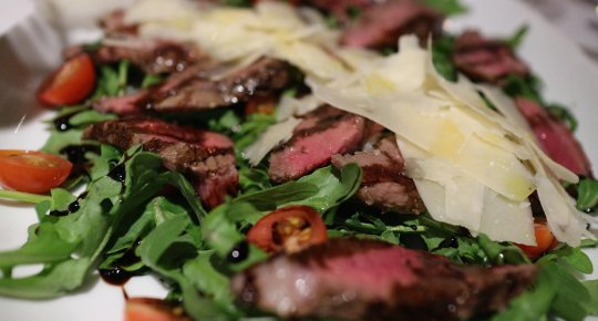 TAGLIATA TAURASI CON PROVOLA