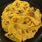 FETTUCCINE CON SUGO ALLA BOLOGNESE