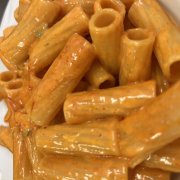 PASTA CON PEPERONI E GORGONZOLA