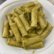 Pasta mit Zucchini und Speck