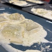 RAVIOLI CON CREMA DI PARMIGIANO