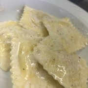 RAVIOLI CACIO E PEPE ALLA PANNA
