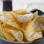 PATATAS, PATATAS FRITAS, QUESO, PIMIENTO Y TRUFA