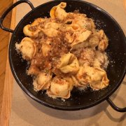 TORTELLINI EMILIANI AL RAG&Ugrave; DI CINTA