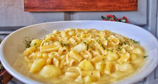 PASTA PATATE E PROVOLA