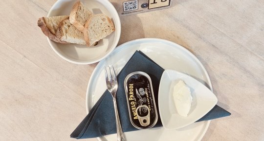 カンタブリア産アンチョビとバター
