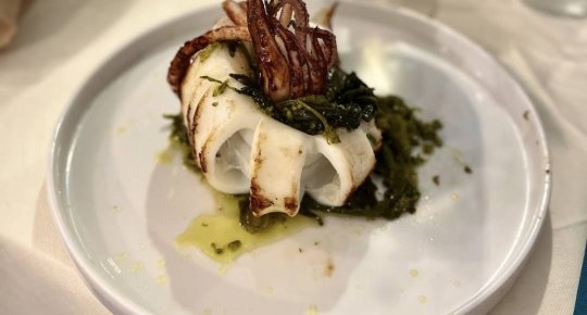 CALAMARO GRIGLIATO CON SCAROLE
