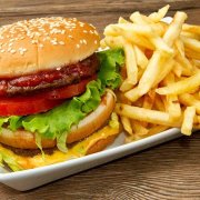 HAMBURGER E PATATINE