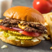 SMASHBURGER E PATATINE